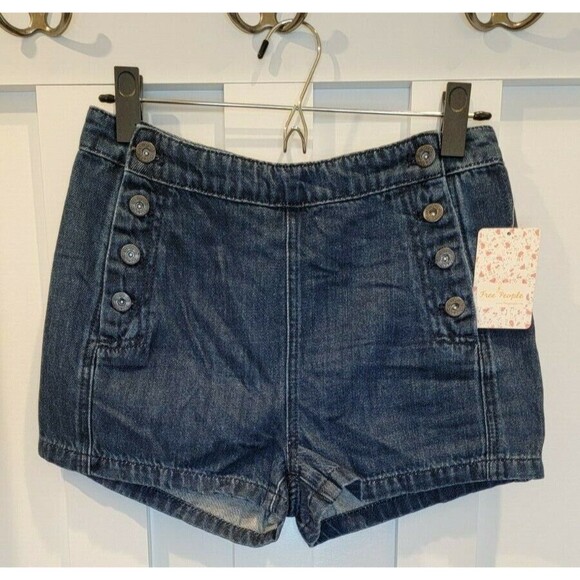 NEW W/Tags FREE PEOPLE Denim Blue Sailor Jean Shorts (Size 26) MSRP $78 - Picture 2 of 3